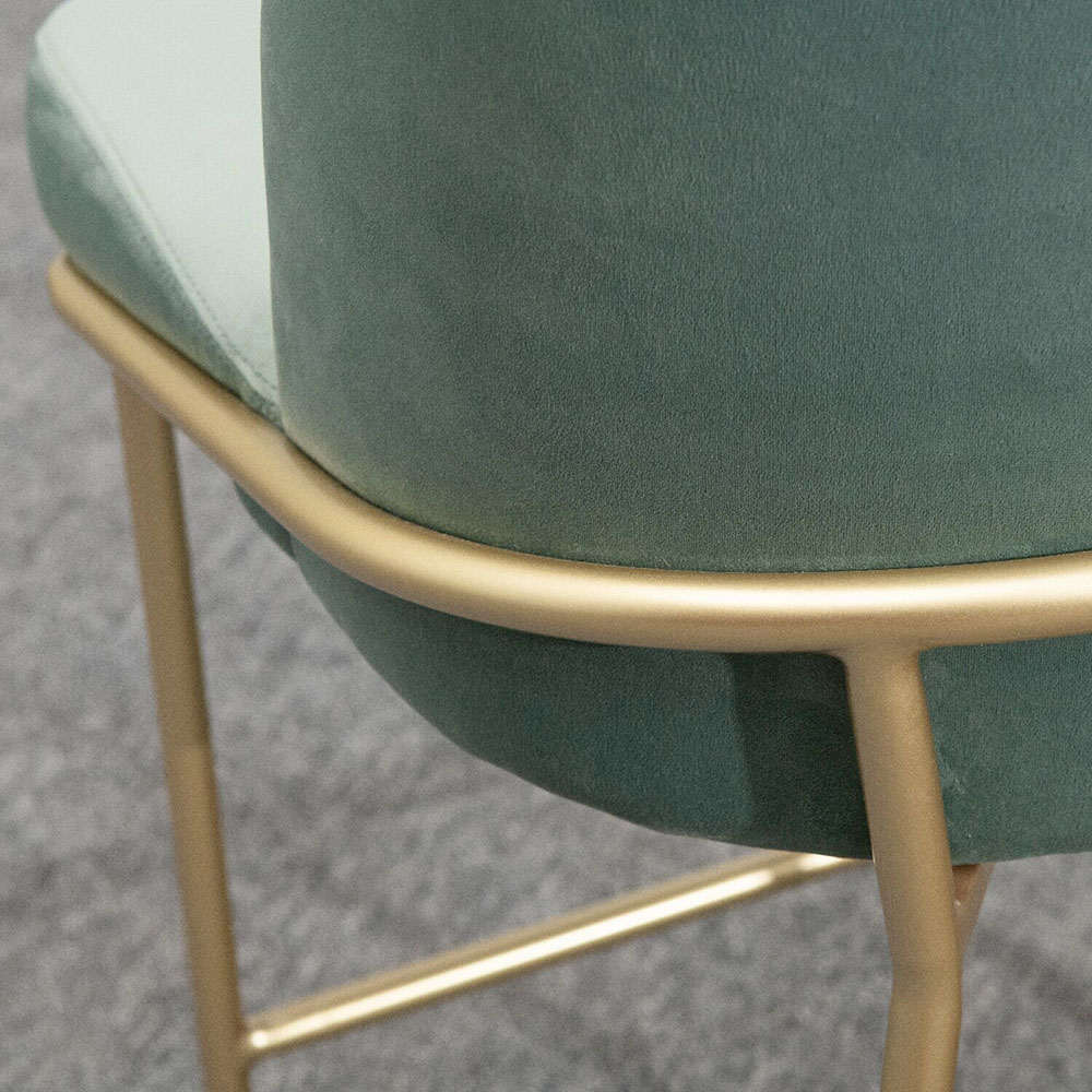 Minimalistinen Velvet Leather Metal Barstools Keittiön ruokapöydän tuoli