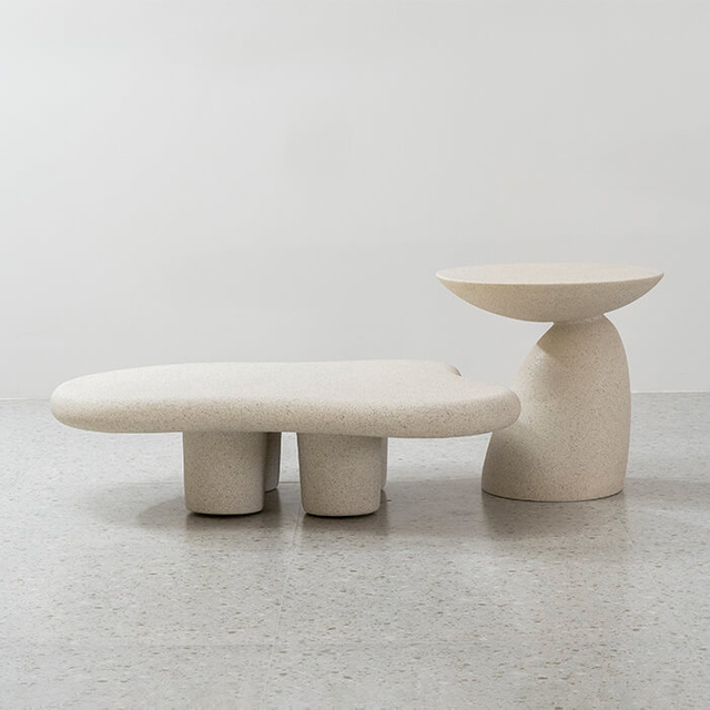 Minimalistinen Curverd lasikuitupäällinen betoninen sohvapöytä