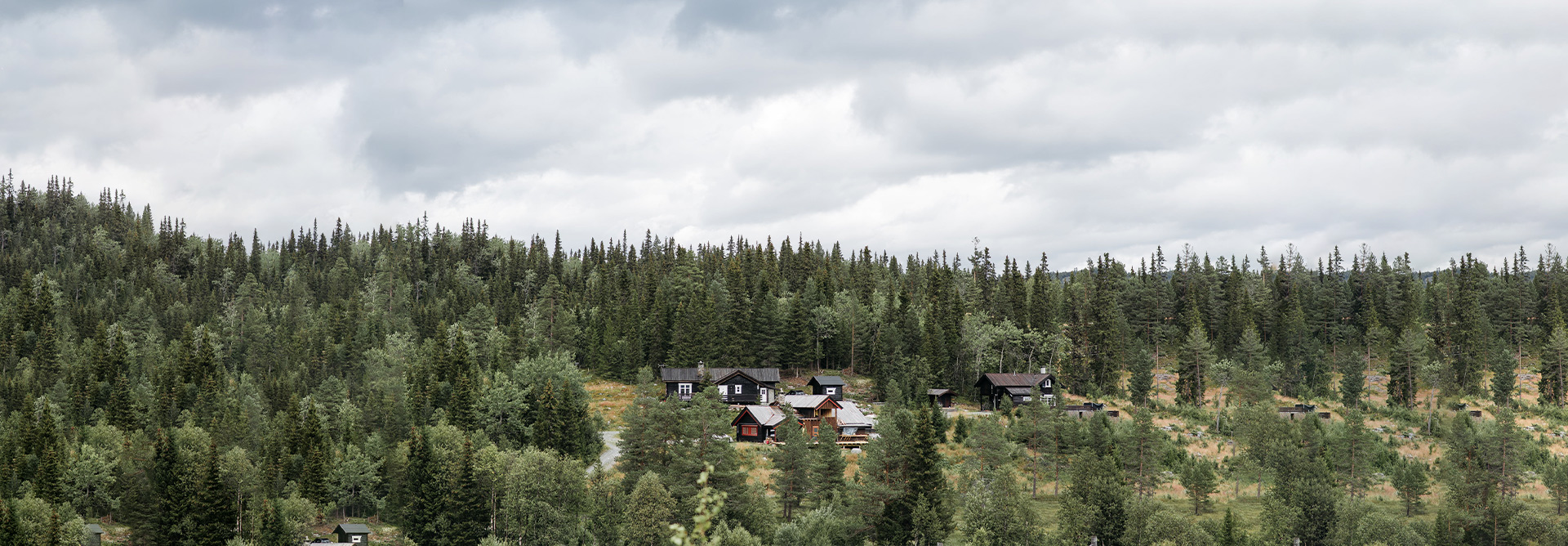 Ymp&auml;rist&ouml;yst&auml;v&auml;llinen kaluste