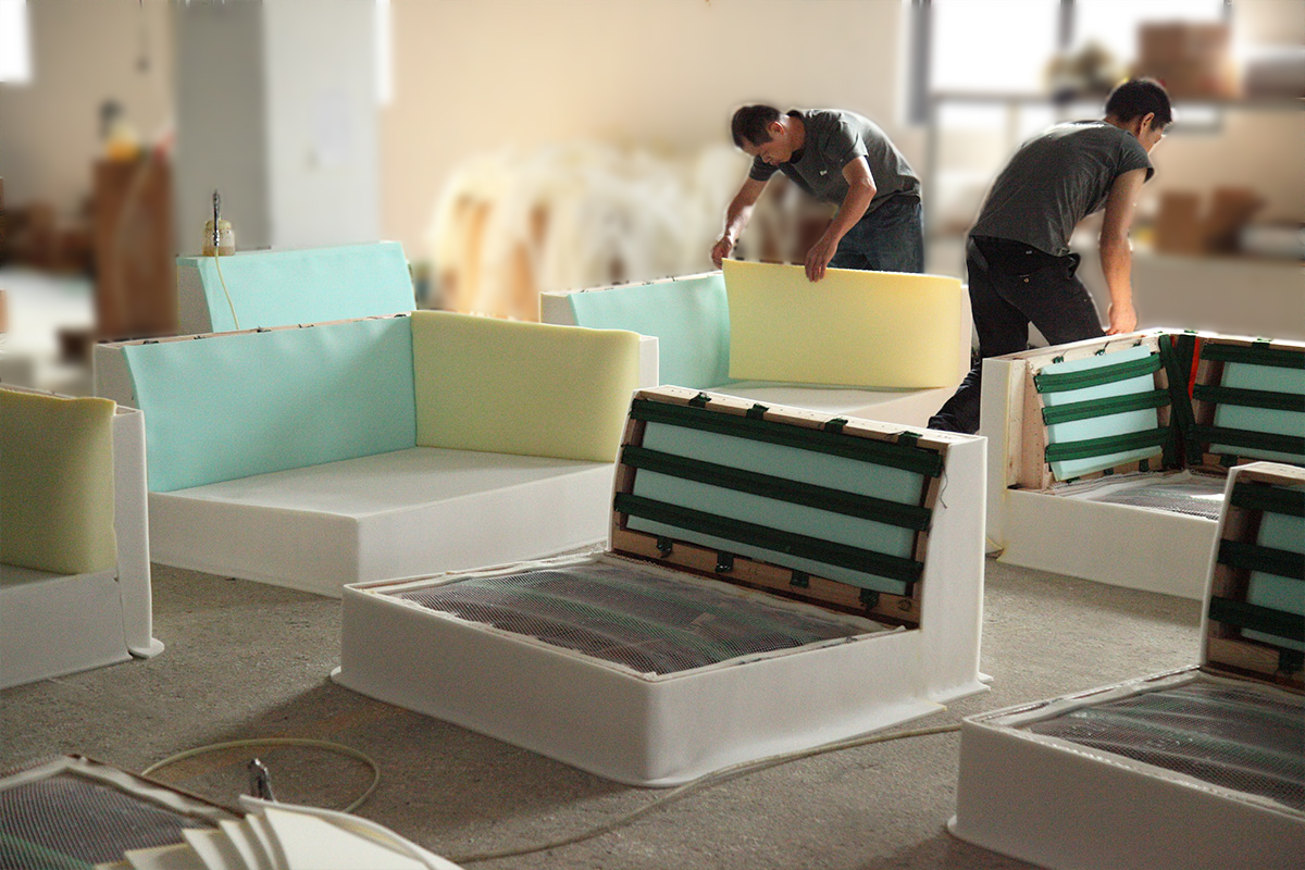 Kolme istuinta sis&auml;vesi&auml;