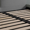 Moderni minimalistinen king-size-vuodekehys 