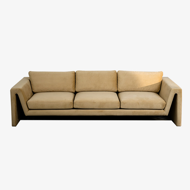Italialainen nykyaikainen kolmen istuttava samettipehmustettu sohva olohuoneeseen